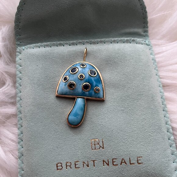 Brent Neale Large Mushroom Pendant in 18K Yellow Gold - Picture 2 of 4